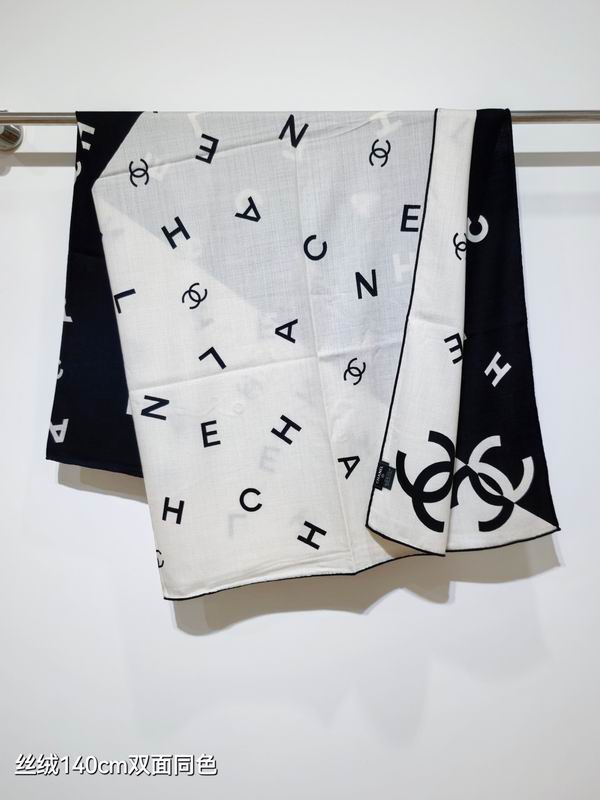Chanel 140X140cm 70%羊绒30%真丝 E081931